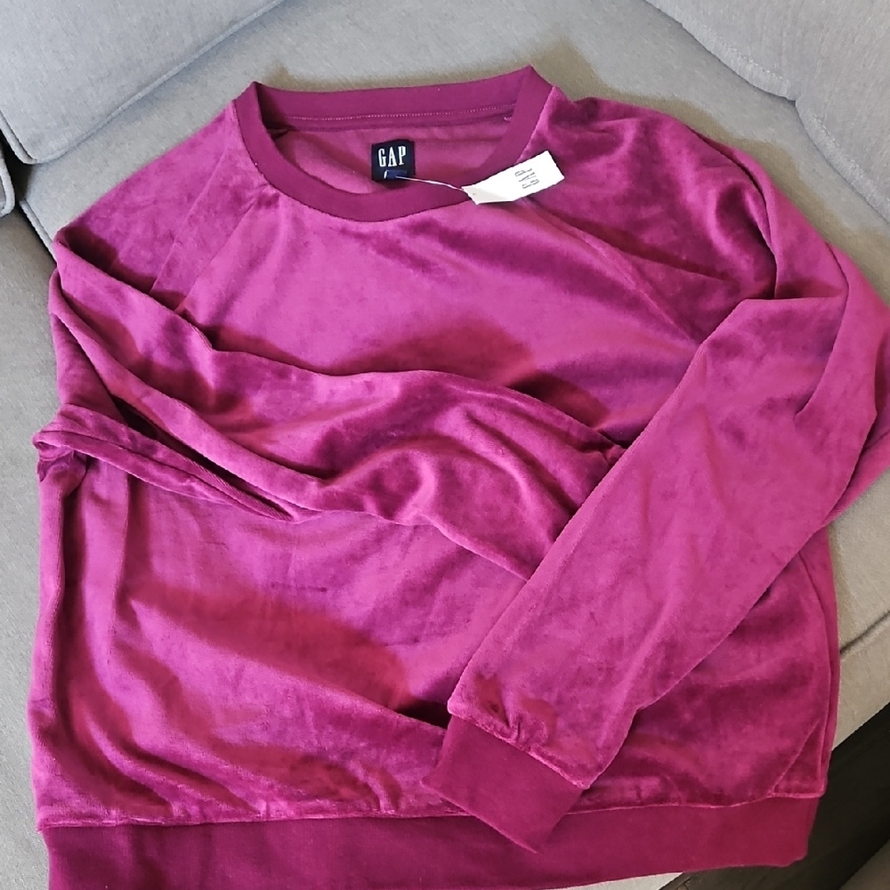 Gap Lightweight Sweatshirt/ Long Sleeve Top - NWT - Size S